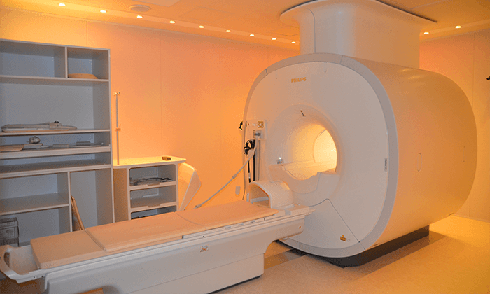 MRI室（オレンジ）